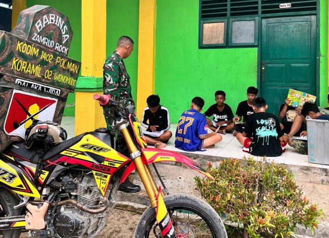 
					Dari Tugas ke Edukasi: Babinsa Ini Buka Perpustakaan Keliling untuk Anak Desa
