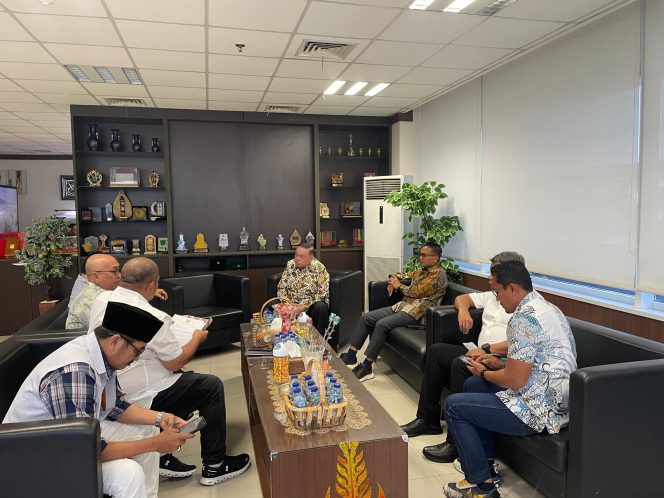 
					Wagub Sulbar Sambangi BNPB, Bahas Rehabilitasi dan Rekonstruksi Pasca Bencana