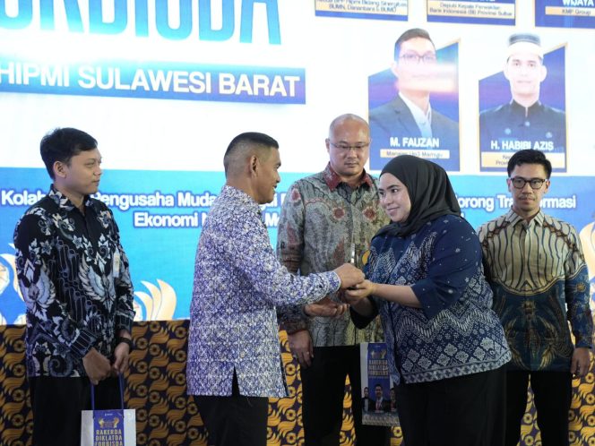 
					DPMPTSP Sulbar Dorong Peran Wirausaha Muda dan Investasi melalui FORBISDA HIPMI