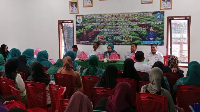 
					Staf Ahli PKK Sulbar Dorong Budaya Tanam Sehat dan TOGA di Tingkat Keluarga
