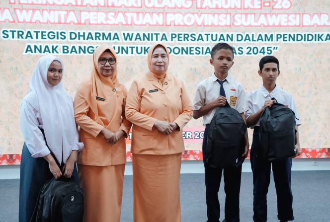
					HUT Dharma Wanita Sulbar, Hj. Fatmawaty Salim: Pendidikan Anak Fondasi Indonesia Emas