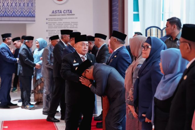 
					Wagub Sulbar Hadiri Pelantikan Pejabat, ASN Diharapkan Hadirkan Perubahan Nyata