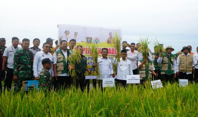 
					Bupati Polman Hadiri Sosialisasi Syukuran Swasembada Pangan Nasional di Luyo