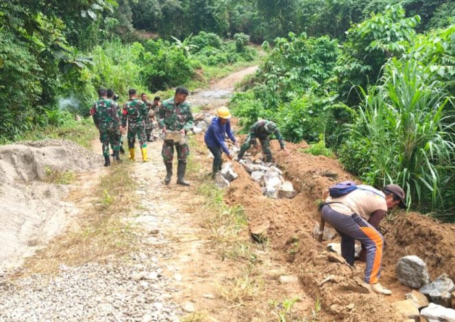 
					Pra-TMMD ke-127, Kodim 1402/Polman Mulai Bangun Talud Jalan Poros Bulo–Lenggo