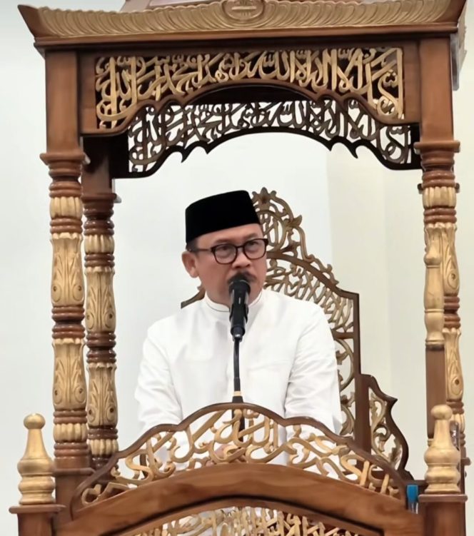 
					Salat Tarawih Perdana, Kenang Almarhum Wagub Salim S Mengga, Suhardi Duka: Perbaiki Kehidupan Selagi Masih Diberi Kesempatan