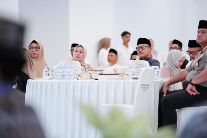 
					Bukan Sekadar Refleksi: Suhardi Duka dan Hj. Fatmawati Salim Tegaskan Ikatan Keluarga yang Tetap Terjaga