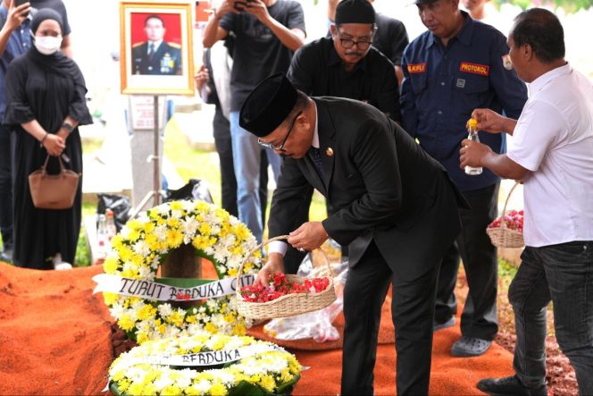 
					Selamat Jalan Salim S Mengga, Sosok Pemimpin, Orang Tua Sekaligus Kakak