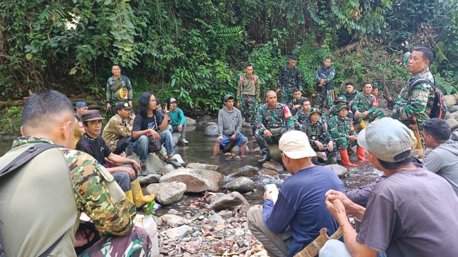 
					Pra-TMMD ke-127 Dimulai, Warga Lenggo Bersama TNI Lakukan Kerja Bakti