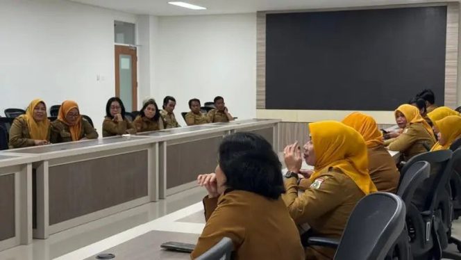
					Sekretariat DPRD Sulbar Pasang Standar Baru Layanan Kedewanan