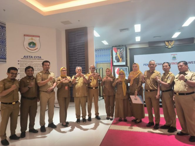 
					Penyegaran Organisasi Bapenda Sulbar, Plt Kepala UPTD Pajak Pasangkayu dan Polman Resmi Dilantik