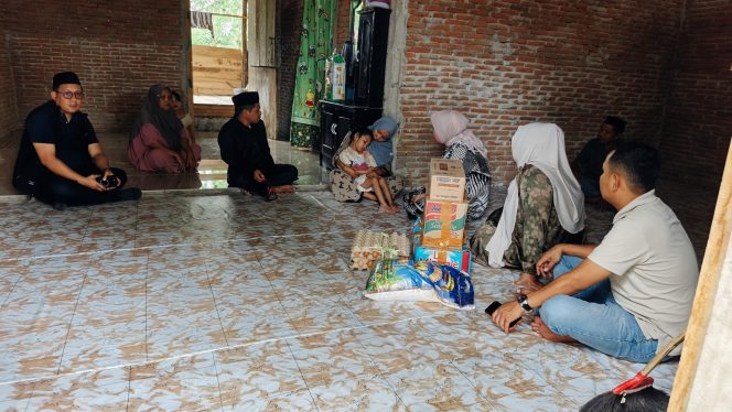 
					Staf Ahli PKK Sulbar Hj. Fatmawati Salim Sambangi Jihan, Anak Disabilitas di Talepo dan Bawa Bantuan Sembako