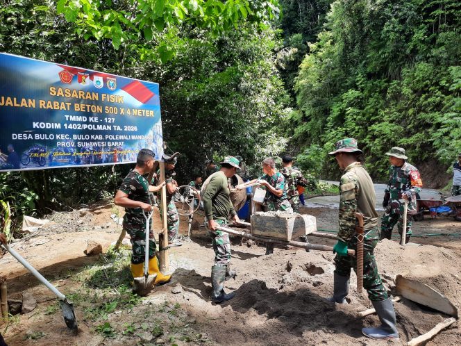
					Hari ke-17 TMMD Kodim 1402/Polman, Pembangunan Rabat Beton Capai 65 Persen
