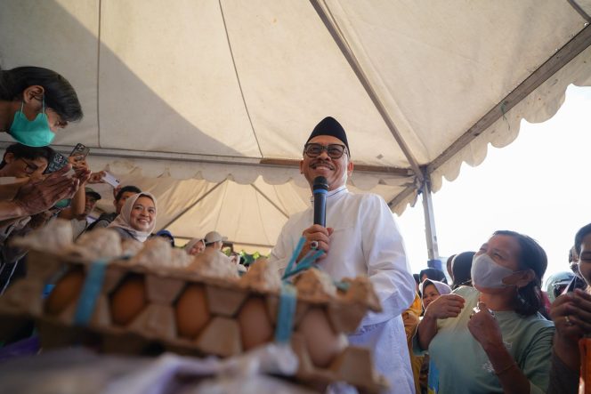 
					Tinjau Pasar Murah Mamuju, Gubernur Sulbar Turunkan Harga Beras dan Telur hingga 30 Persen