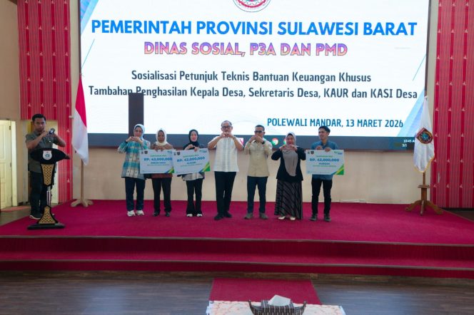 
					Gubernur Sulbar Sosialisasikan Juknis BKK Tambahan Penghasilan Aparat Desa di Polman