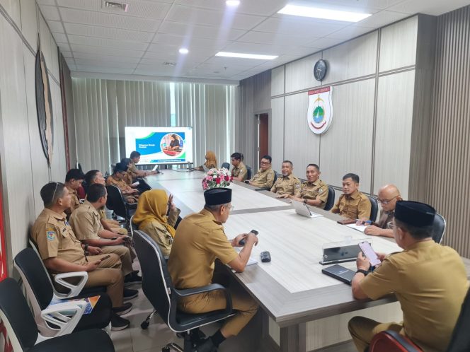 
					Rapat Persiapan Penyusunan Laporan Evaluasi Kinerja Kepala Daerah 2026, Soroti Program 3 Juta Rumah