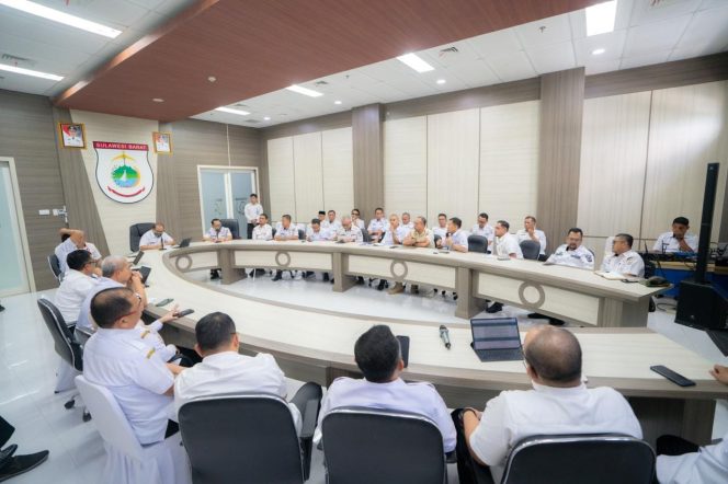 
					Gubernur Suhardi Duka Tekankan Kerja Keras dan Peningkatan PAD dalam Rapat OPD Sulbar