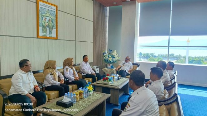 
					Hari Pertama Kerja Pasca Lebaran, Dinas PUPR Sulbar Laporkan Progres Kegiatan ke Gubernur: Dorong Percepatan Infrastruktur