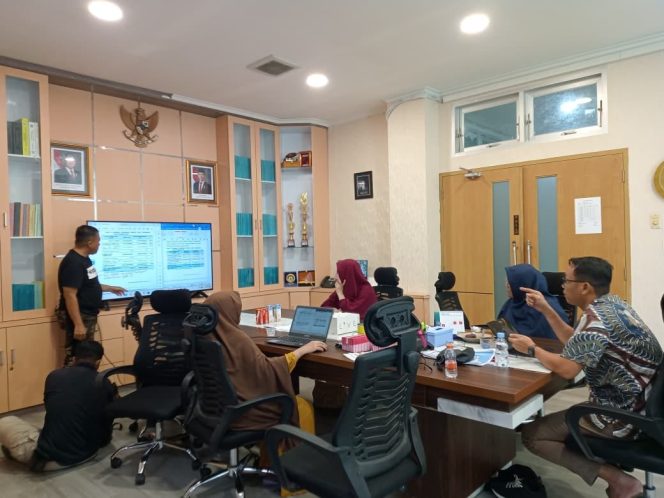 
					Biro Pemkesra Setda Provinsi Sulbar Gelar Rapat Strategis Penyusunan LKPJ Gubernur 2025 Demi Laporan Akuntabel