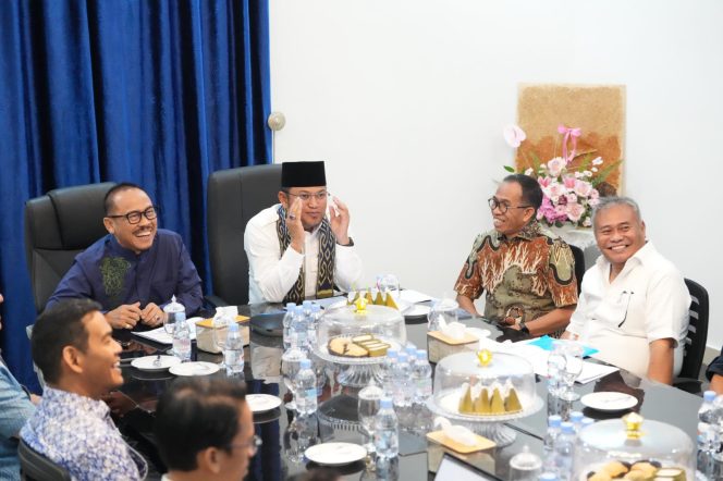 
					Pemprov Sulbar Jamu Kaltim: Kupas Tuntas Rahasia Peningkatan PAD dan Regulasi Pajak Air Permukaan