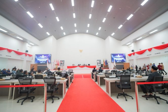 
					Paripurna DPRD Sulbar Usulkan Pemberhentian Wagub, Ini Pesan Gubernur Suhardi Duka