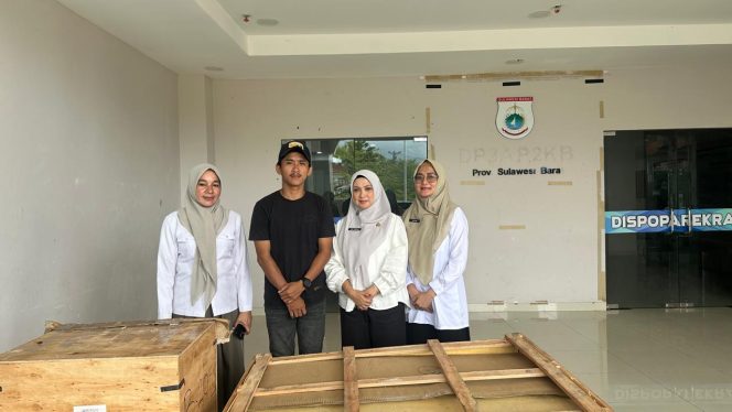 
					Perkuat UMKM, Pemprov Sulbar Salurkan Bantuan Alat Produksi