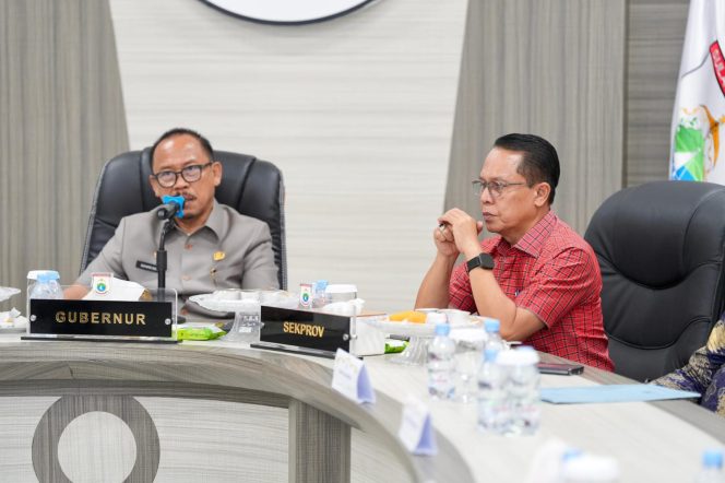 
					Gubernur SDK Pimpin Forum Bupati: Target Pertumbuhan Ekonomi dan Penurunan Stunting, Tapi Belanja Pegawai Membebani