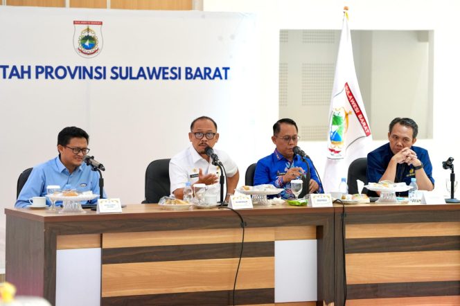 
					Evaluasi Triwulan I, Gubernur Sulbar Ingatkan Risiko APBD dan Pentingnya Data Akurat