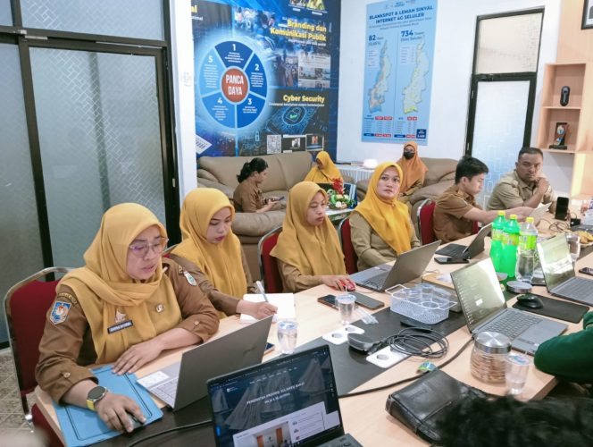 
					Kadis Kominfo Sulbar Dorong Pengembangan Fitur Website: Pelayanan Publik Kini dalam Genggaman Digital