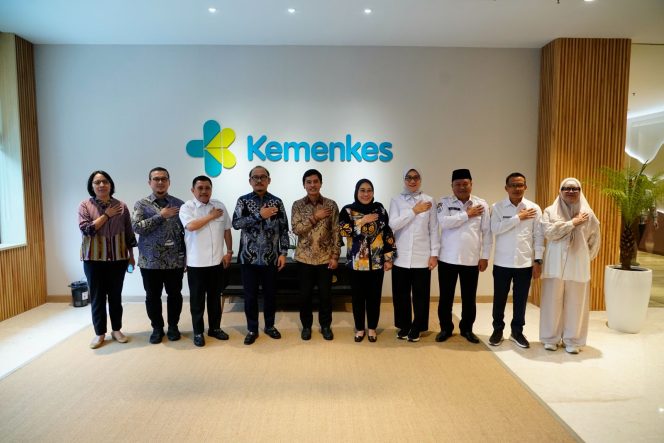 
					Dorong Pembangunan RS Rujukan KJSU-KIA, Gubernur Suhardi Duka dan Kepala Daerah Se-Sulbar Temui Kemenkes