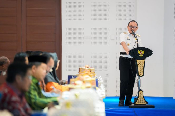 
					Ekonomi Sulbar Tumbuh 5,33% di Triwulan I, Gubernur SDK: Masih di Bawah Target 6%, Perlu Kerja Keras