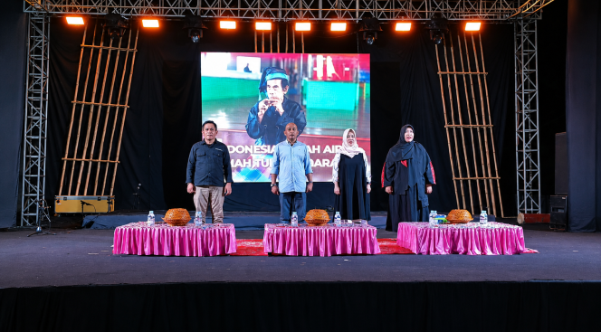 
					UPTD TBM Sulbar angkat kekayaan musik tradisi lewat Mandar Ethno Music Concert
