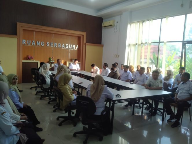 
					Kadis ESDM Bujaeramy : Pentingnya Persiapan yang Matang dan Sinergitas Sukseskan HUT RI ke-81 dan Hari Jadi Sulawesi Barat ke-22