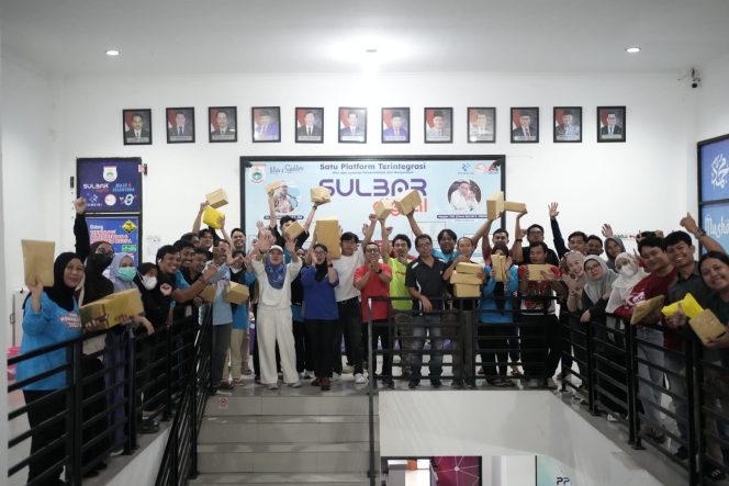 
					Rayakan Kemerdekaan, KominfoSS Sulbar Bangun Kekompakan Menuju Kinerja Lebih Baik