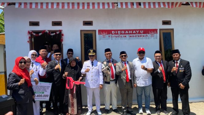 
					Berkah HUT RI ke-81, Bupati Polman Resmikan Rumah Nahni yang Dibedah dalam 14 Hari