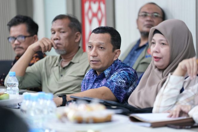 
					Kominfo Jamin Kelancaran Jaringan pada Upacara  HUT ke 22 Sulbar