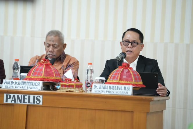 
					Junda Maulana Uji Calon Dekan Fakultas Pertanian dan Kehutanan Unsulbar dengan Isu Hilirisasi hingga Deforestasi
